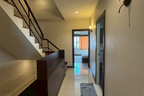 Townhouse in Bangkok, Thailand 4 bedrooms № 189512
