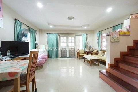 Maison à Nonthaburi, Thaïlande 4 chambres № 142259 - photo 5