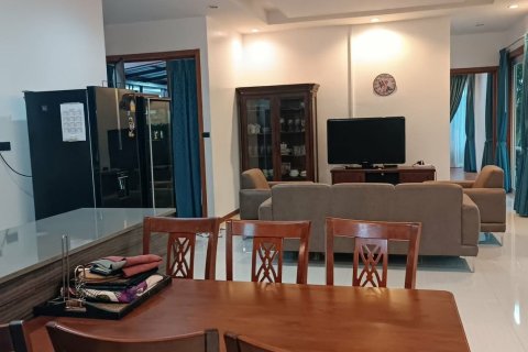 Villa in Hua Hin, Thailand 2 bedrooms № 163060 - photo 2