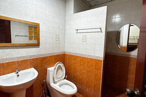 Townhouse in Din Daeng, Bangkok, Thailand 3 bedrooms № 163058 - photo 13