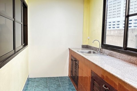 Townhouse in Din Daeng, Bangkok, Thailand 3 bedrooms № 163058 - photo 16