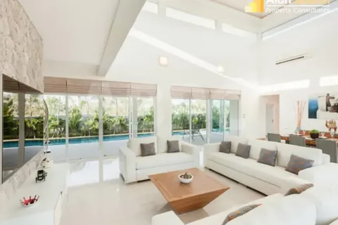 Casa de 3 dormitorios en Pattaya, Tailandia № 210733 - foto 3