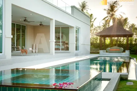 Casa de 3 dormitorios en Pattaya, Tailandia № 210733 - foto 8
