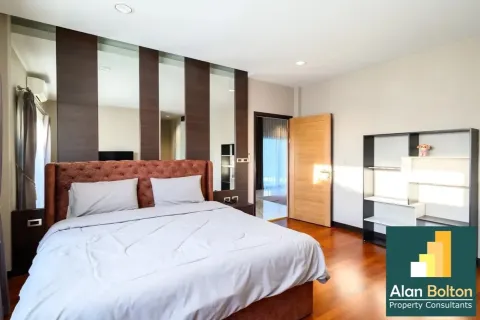 Casa de 3 dormitorios en Pattaya, Tailandia № 210729 - foto 14
