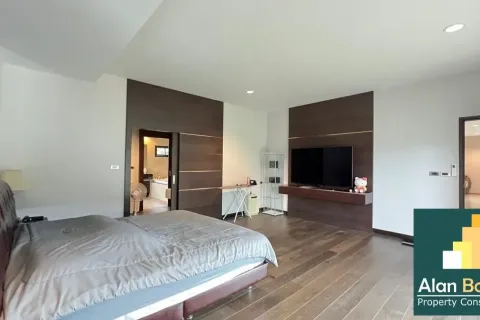 Casa de 3 dormitorios en Pattaya, Tailandia № 210729 - foto 10