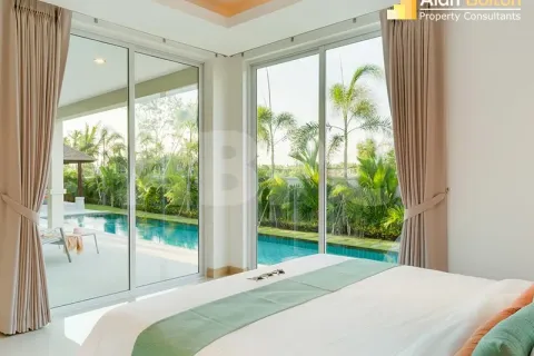 Casa de 3 dormitorios en Pattaya, Tailandia № 210732 - foto 6