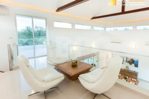 Casa de 3 dormitorios en Pattaya, Tailandia № 210732 - foto 7