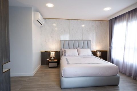 Condo in Huai Khwang, Bangkok, Thailand, 4 bedrooms  № 164735 - photo 6