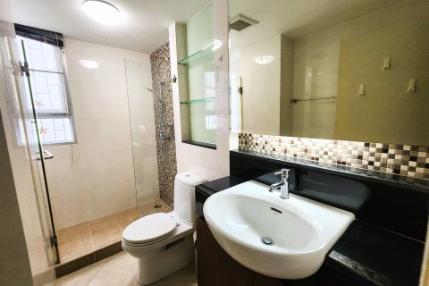 Condo à Phaya Thai, Bangkok, Thaïlande, 2 chambres  № 164740 - photo 5