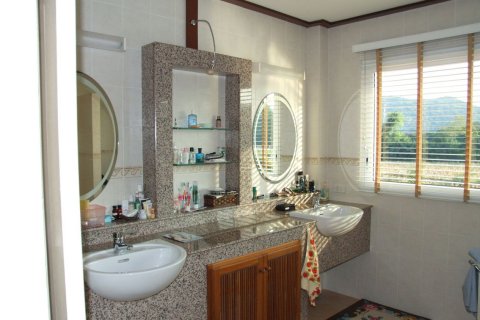 House in Pak Chong, Thailand 4 bedrooms № 148756 - photo 13