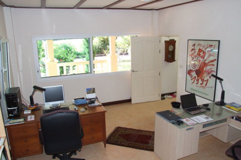 House in Pak Chong, Thailand 4 bedrooms № 148756 - photo 10