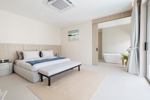 Villa in Phuket, Thailand 3 bedrooms № 147680 - photo 16