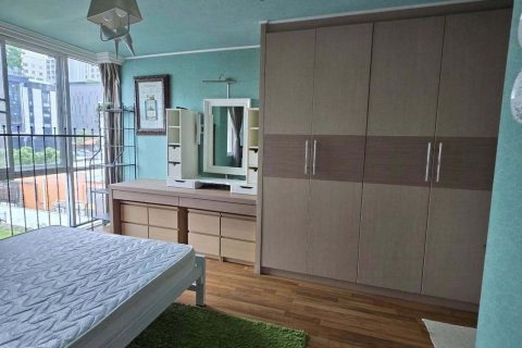 Condo à Khlong Toei, Bangkok, Thaïlande, 2 chambres  № 147685 - photo 10