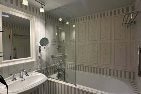 Condo à Khlong Toei, Bangkok, Thaïlande, 2 chambres  № 147685 - photo 2