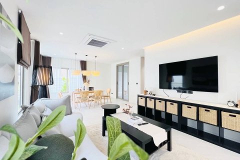 Villa in Kathu, Thailand 4 bedrooms № 147681 - photo 3