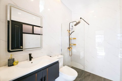 House in Pattaya, Thailand 7 bedrooms № 156000 - photo 9