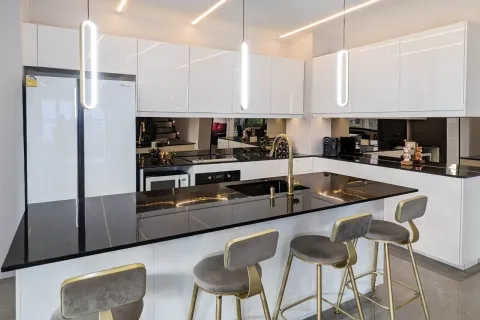 House in Pattaya, Thailand 7 bedrooms № 156000 - photo 3