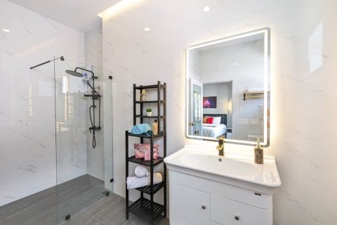 House in Pattaya, Thailand 7 bedrooms № 156000 - photo 13