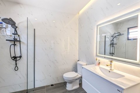 House in Pattaya, Thailand 7 bedrooms № 156000 - photo 15