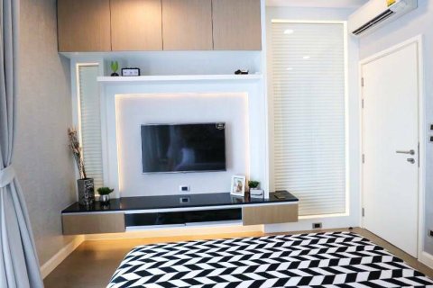 Студия в кондо в Клонг Тоэй, Бангкок, Таиланд № 150076 - фото 4