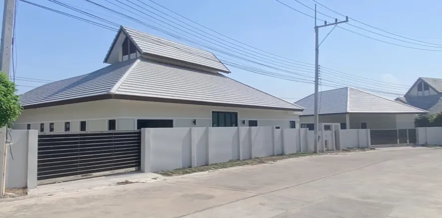 House in Hua Hin, Thailand 3 bedrooms № 155075