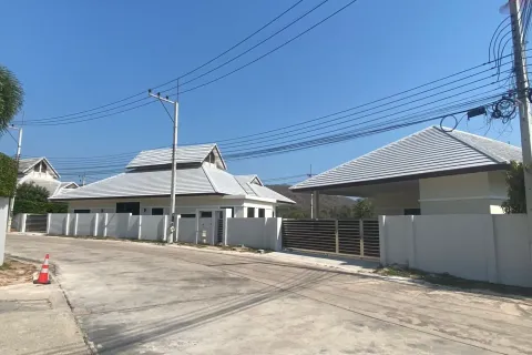 House in Hua Hin, Thailand 3 bedrooms № 155075 - photo 20