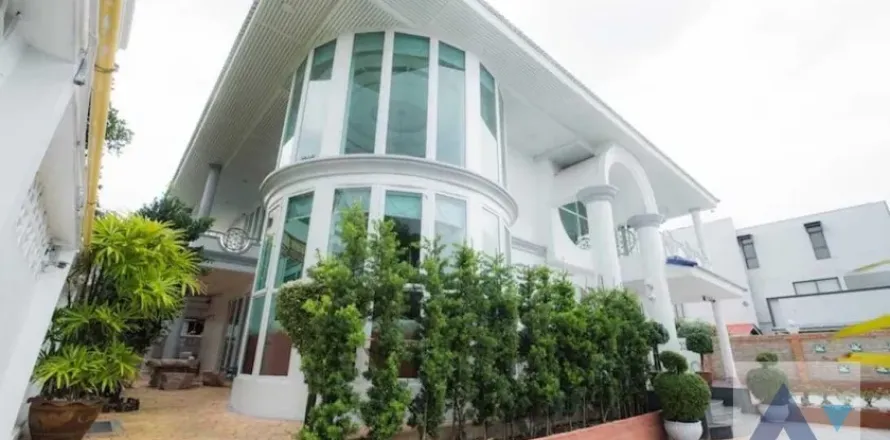 Haus in Bang Kapi, Bangkok, Thailand 5 Schlafzimmer № 217027