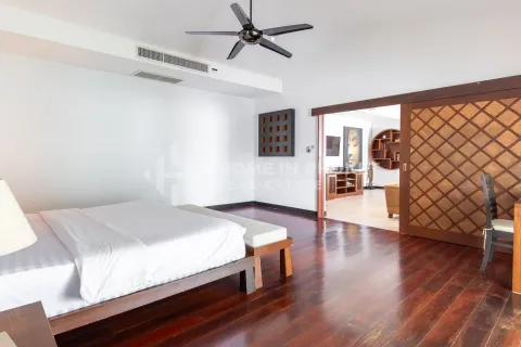 House in Kathu, Thailand 4 bedrooms № 146650 - photo 13