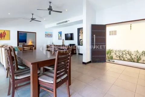 House in Kathu, Thailand 4 bedrooms № 146650 - photo 8
