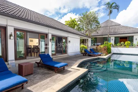 House in Kathu, Thailand 4 bedrooms № 146650 - photo 1