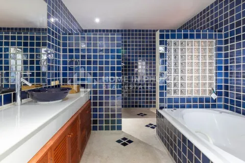 House in Kathu, Thailand 4 bedrooms № 146650 - photo 16