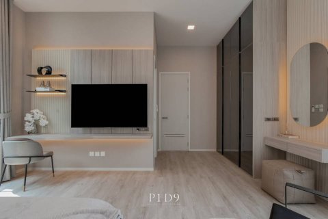 House in Bangkok, Thailand 4 bedrooms № 181114 - photo 24