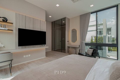 House in Bangkok, Thailand 4 bedrooms № 181114 - photo 23