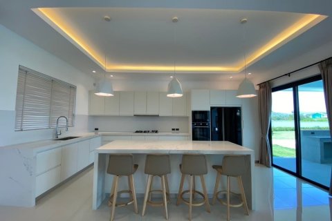 Villa à Pran Buri, Thaïlande 4 chambres № 168437 - photo 16