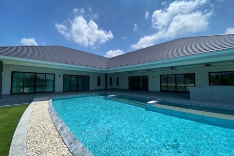 Villa à Pran Buri, Thaïlande 4 chambres № 168437