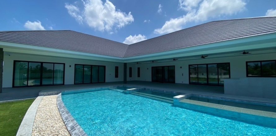 Villa à Pran Buri, Thaïlande 4 chambres № 168437