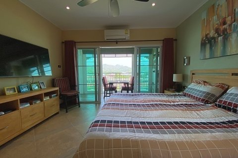 Condo in Hua Hin, Thailand, 2 bedrooms  № 168435 - photo 16