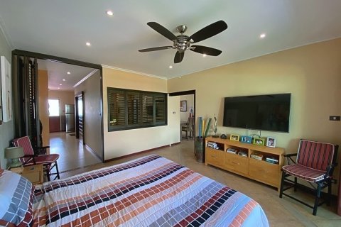 Condo in Hua Hin, Thailand, 2 bedrooms  № 168435 - photo 17