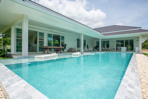 Villa à Hua Hin, Thaïlande 4 chambres № 168440 - photo 2