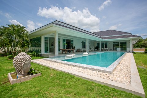 Villa à Hua Hin, Thaïlande 4 chambres № 168440