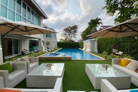 Villa à Hua Hin, Thaïlande 4 chambres № 168439 - photo 2