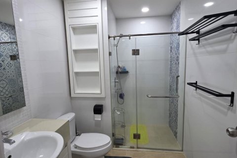 Кондоминиум с 3 спальнями в Клонг Тоэй, Бангкок, Таиланд № 161322 - фото 13