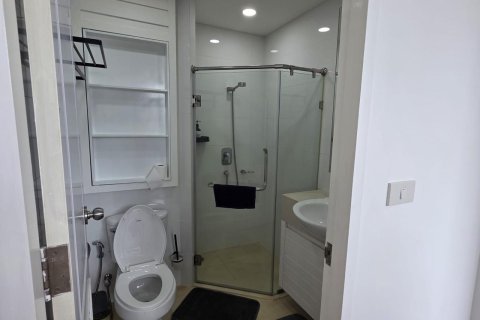 Кондоминиум с 3 спальнями в Клонг Тоэй, Бангкок, Таиланд № 161322 - фото 8