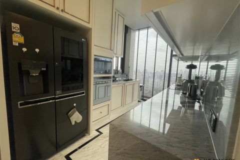 Condo in Bangkok, Thailand, 3 bedrooms № 186886 - photo 6