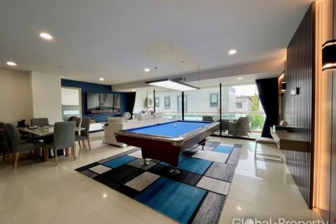 Condo in Pattaya, Thailand, 1 bedroom  № 144575 - photo 14