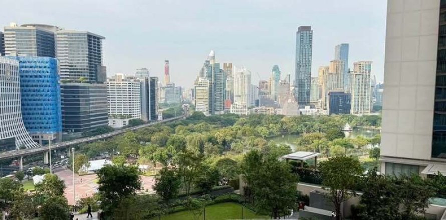 Condo in Bang Rak, Bangkok, Thailand, 2 bedrooms  № 169055