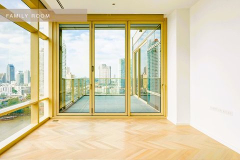 Condo in Bangkok, Thailand, 5 bedrooms  № 180762 - photo 5