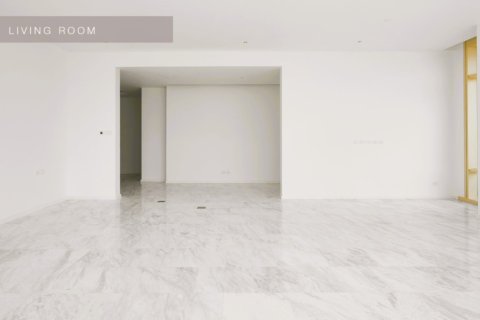 Condo in Bangkok, Thailand, 5 bedrooms  № 180762 - photo 4