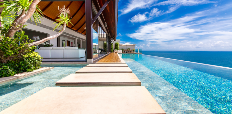 House in Phuket, Thailand 5 bedrooms № 180759