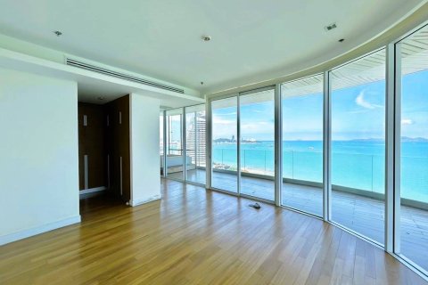Penthouse in Pattaya, Thailand 4 bedrooms № 180764 - photo 11